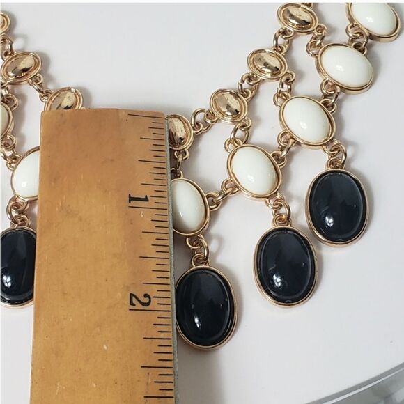 BIB STYLE Statement Necklace Goldtone Black White - Picture 7 of 9
